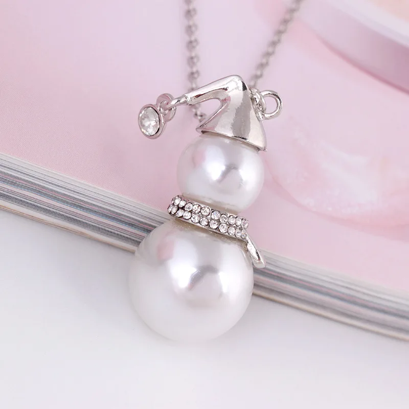 Fashion Cute Christmas Pearl Necklace Girl Snowman Pearl Gourd Clavicle Pendant Ladies Sweater Chain Family Gift