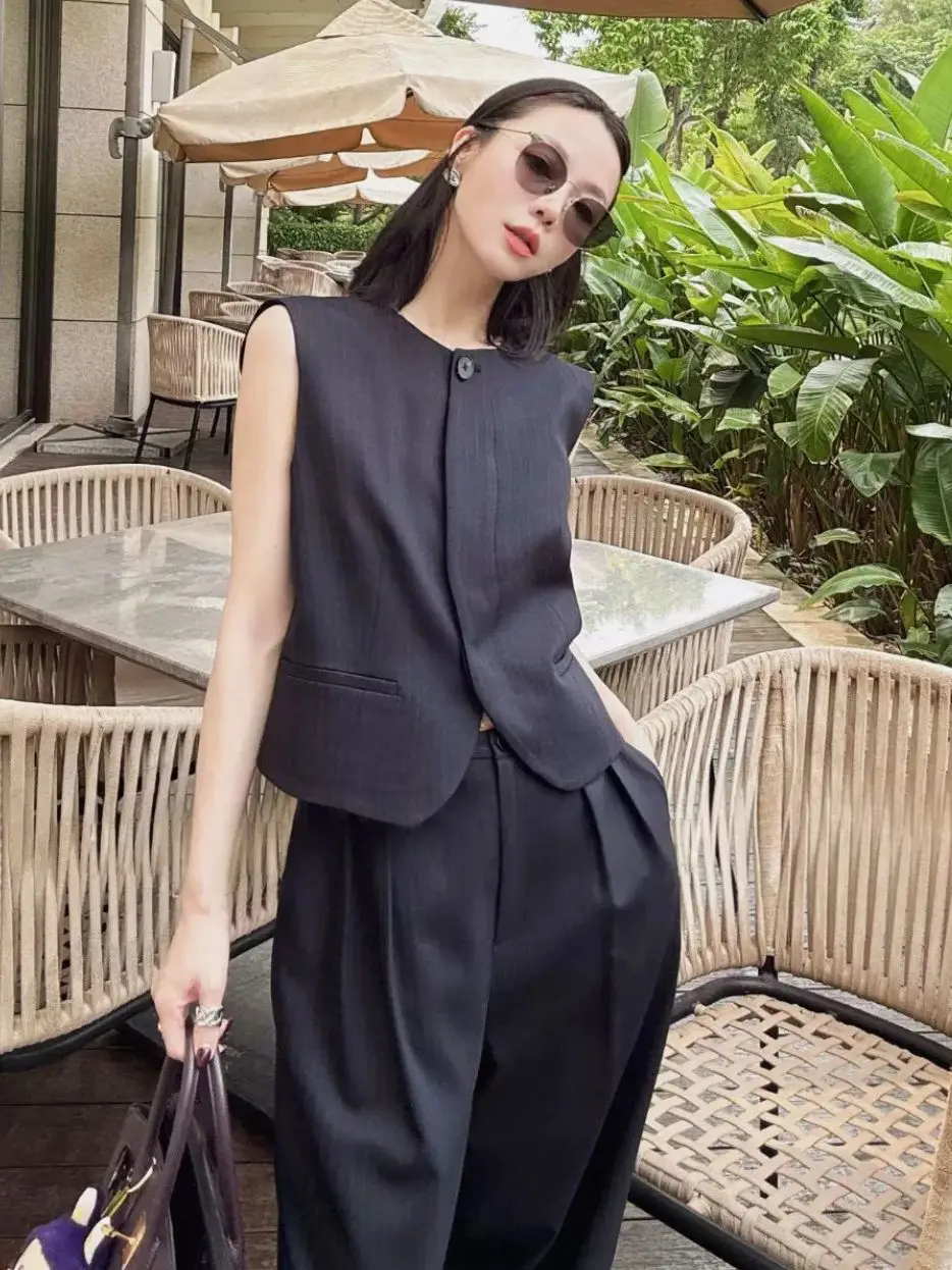 

Autumn minimal black women's wool trouser vest suit