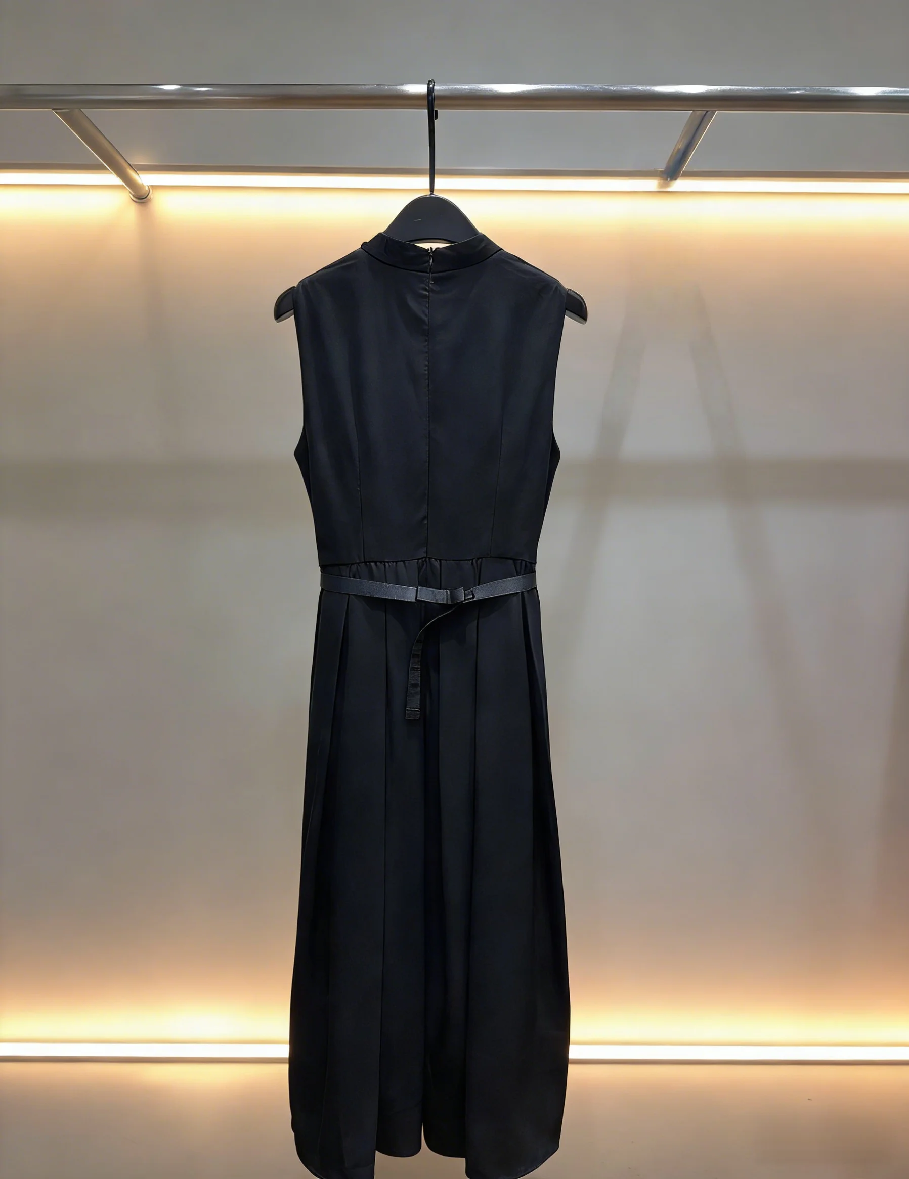 

Women Sleeveless Dress Stylish Elegant Sleeveless Long Dress
