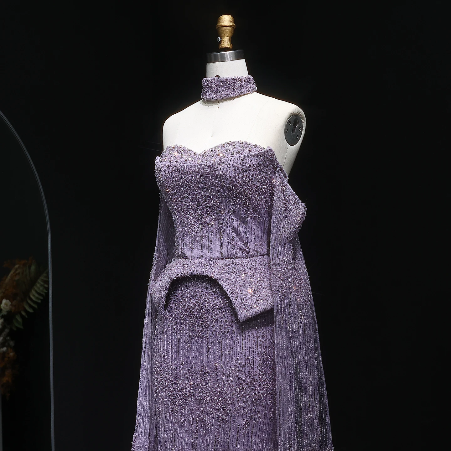 Sharon Said Luxuriöses graues Kristall-Abendkleid mit fließenden Ärmeln 2026 Elegantes schulterfreies Hochzeitskleid SS558 Maßanfertigung – Detail 24