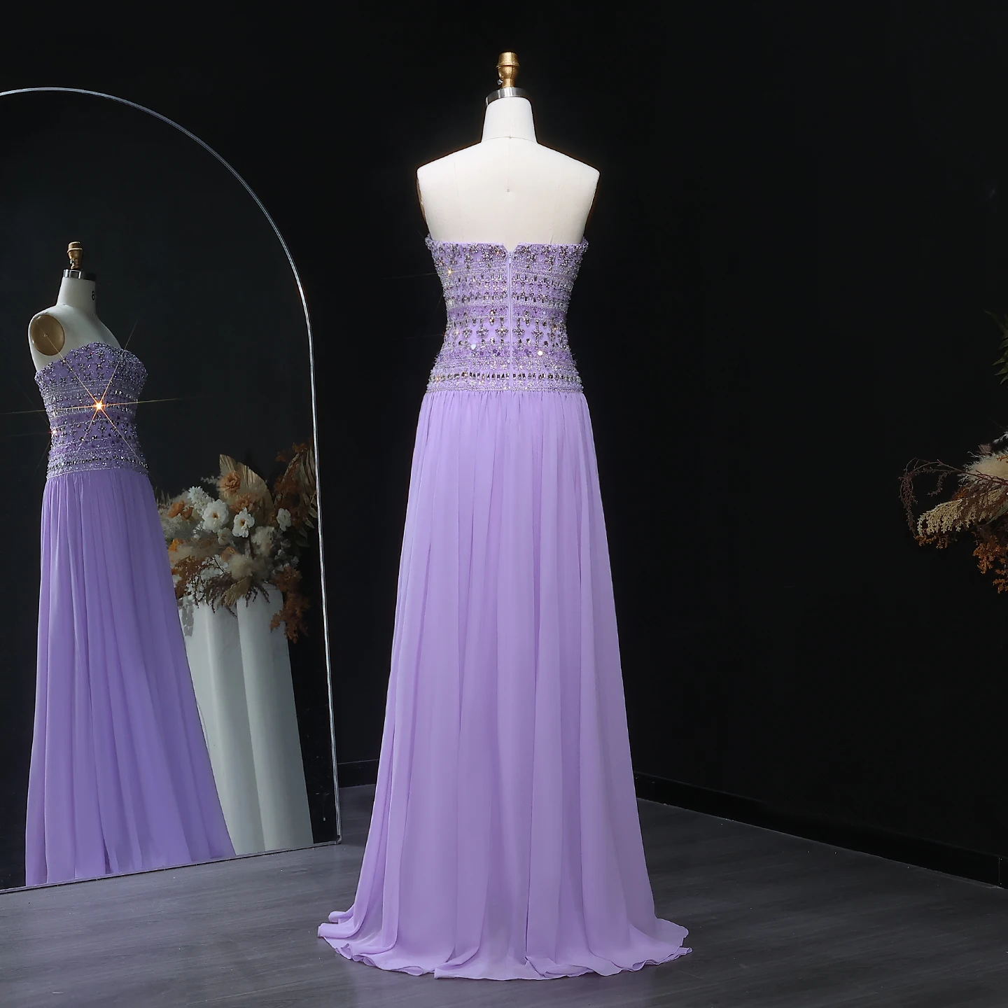 Sharon Said Funkelndes Fliederfarbenes Perlenbesetztes Plissiertes Chiffon-Abendkleid mit Fließendem Schal Dubai Saudi Hochzeitsfeier SS539 Maßanfertigung – Detail 12