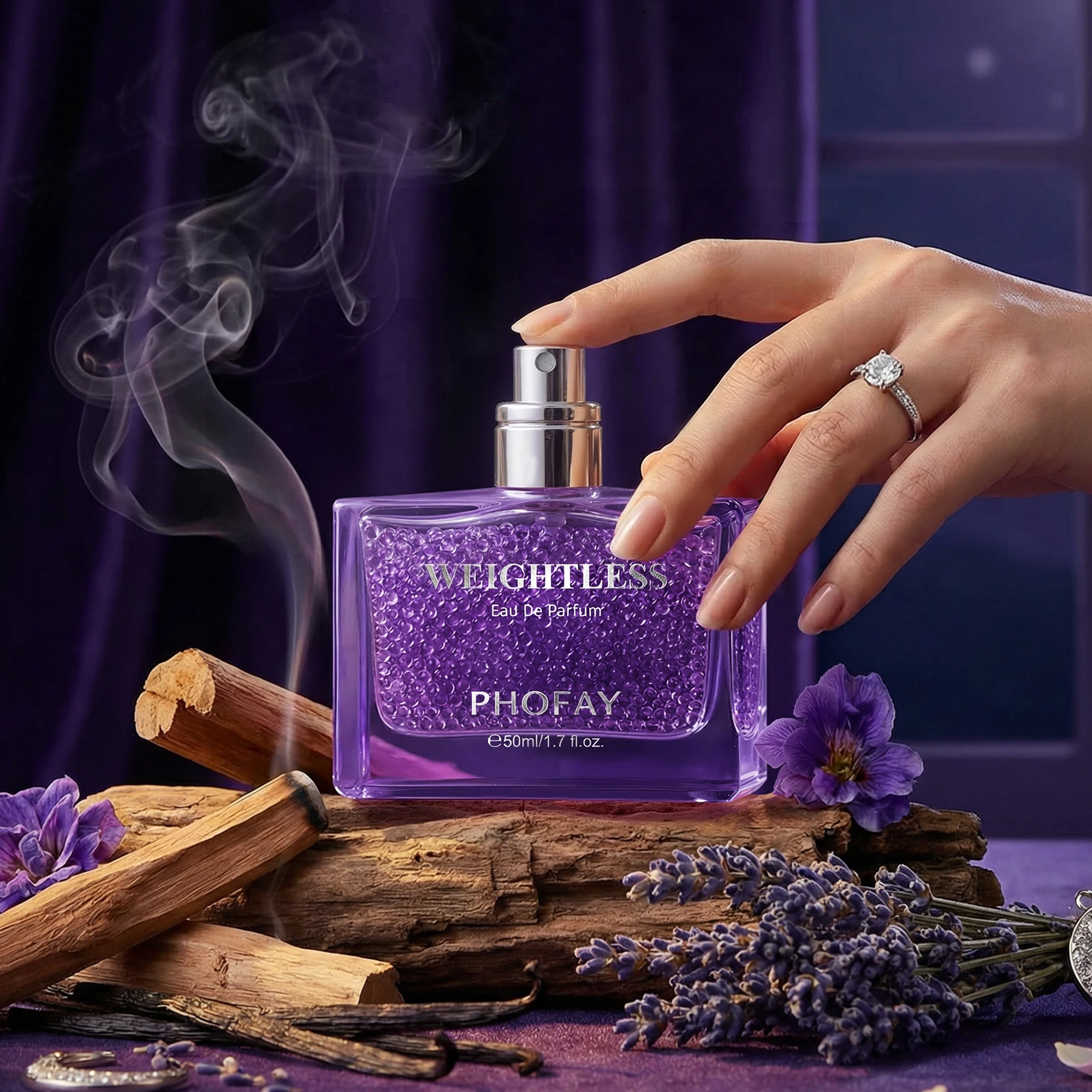 

Стойкий парфюм 50 мл для женщин: альдегидный аромат с нотами апельсинового цвета, розы, жасмина, иланг-иланга, мускуса и ванили. Спрей-парфюм.