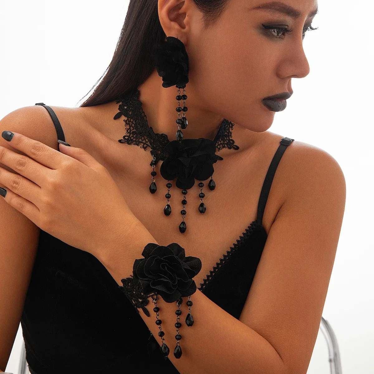 KunJoe Gothic czarna koronkowa Choker bransoletka z kolczykami kobiety ciemna róża kwiat zestaw biżuterii na Halloween kropla wody kryształowy naszyjnik z frędzlami — zdjęcie 2