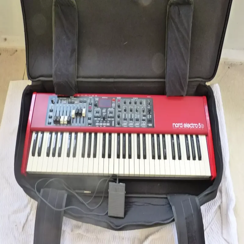 بيانو m Nord Stage 4 88 بيانو رقمي مطرقي مرجح بالكامل #1