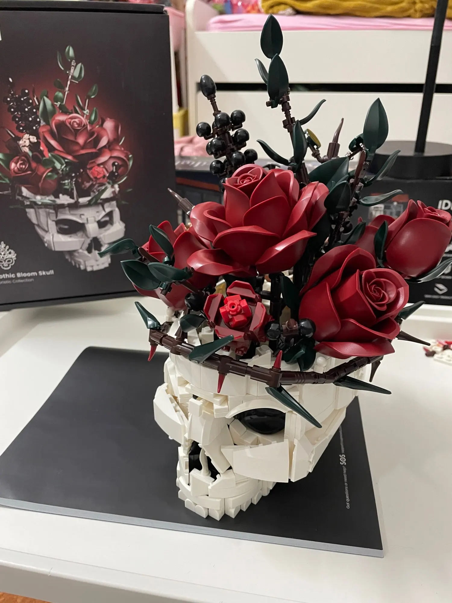 Skull Roses Bouquet Building Set Skeleton Flowers Plant Pot Blocks Horror Gothic Home Decor Bricks Toys for Adult Christmas Gift photo review