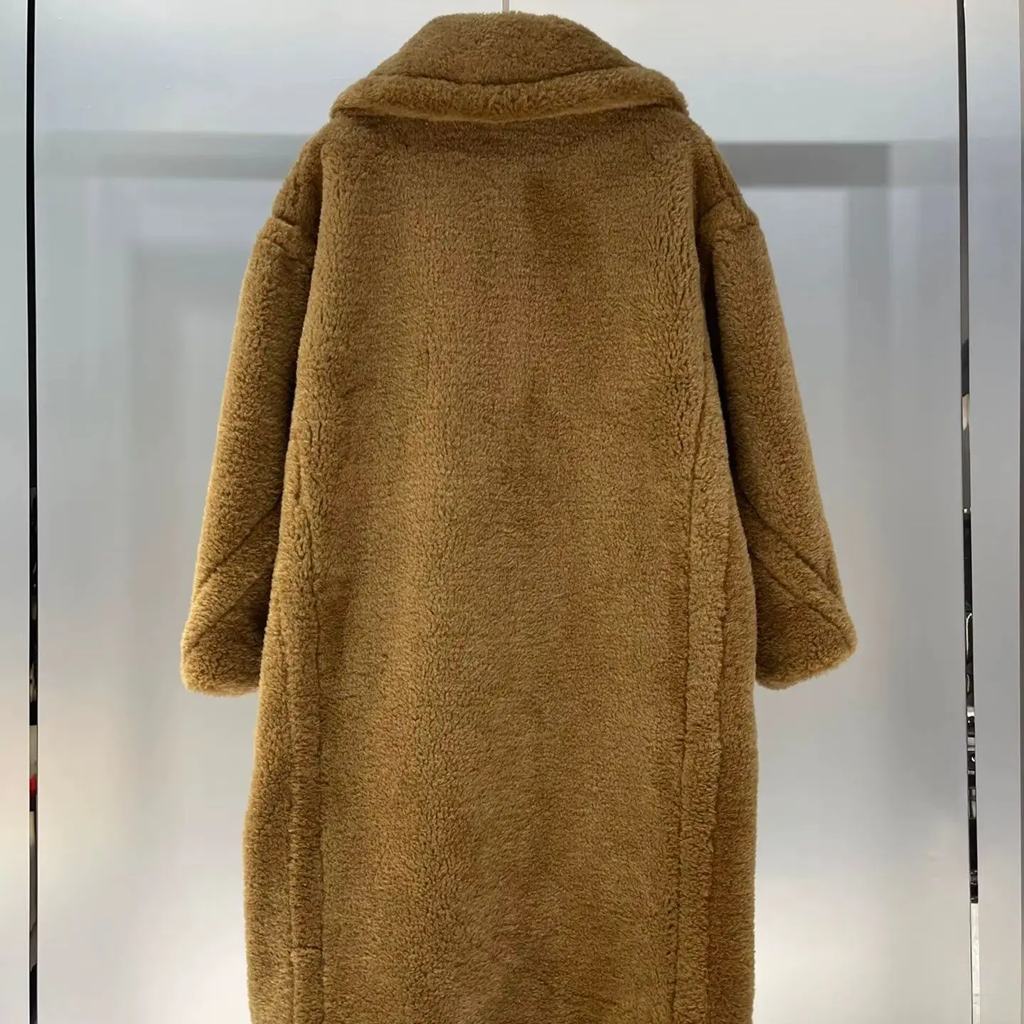 

2025 Autumn Winter New Teddy Fleece Lined Embroidered Logo Coat Dust Bag Hat And Gloves White Red And Coffee Colors