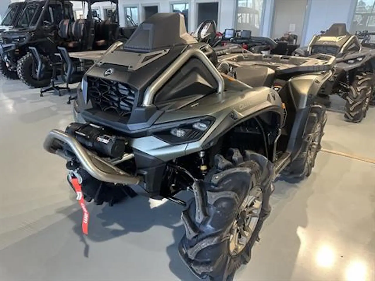 

Лидер продаж по суперцене: Can-Am Outlander 1000 XMR - квадроцикл Can-Am для бездорожья - X MR BRP Quad 4x4
