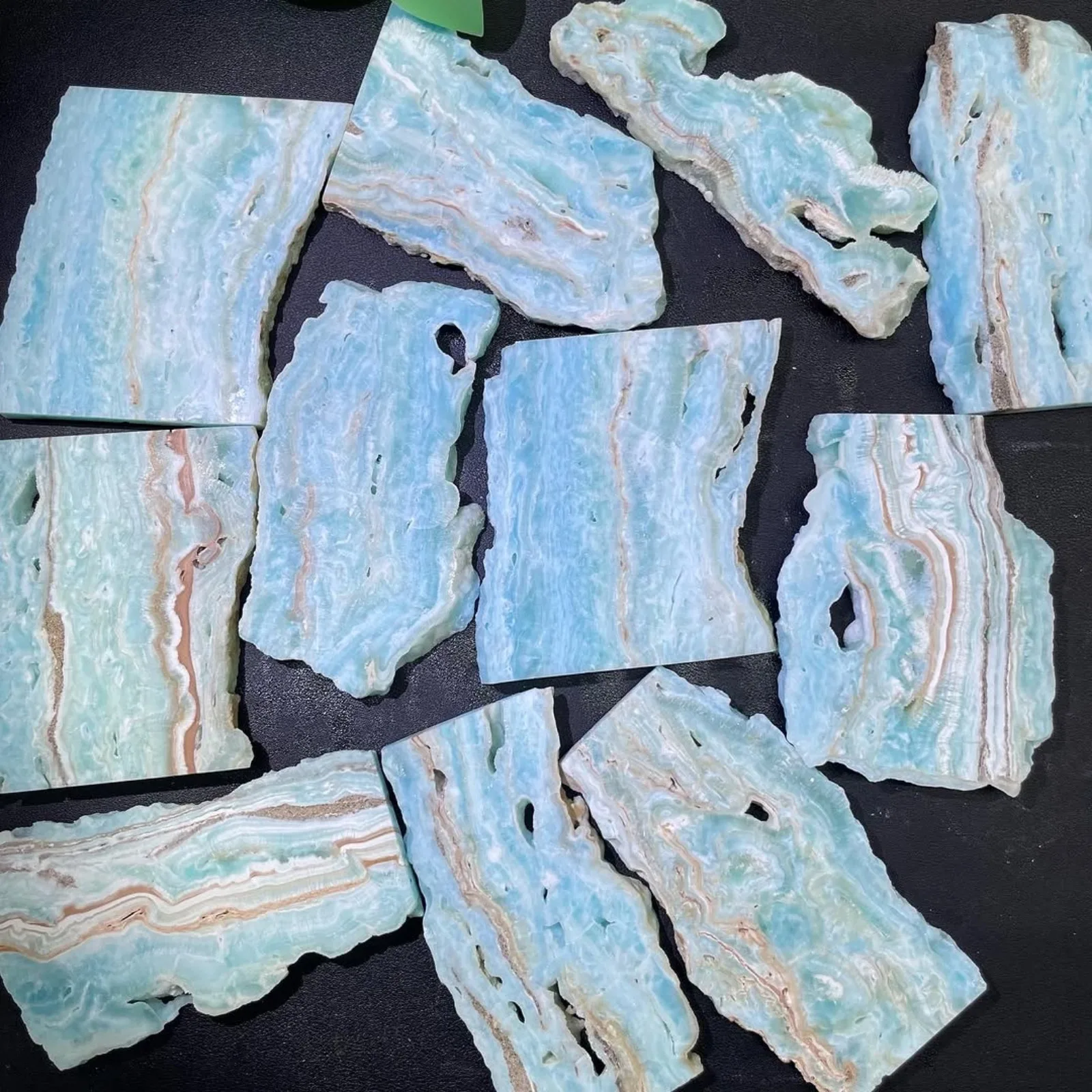 قطعة واحدة من ألواح الهيميمورفيت غير المنتظمة، مناسبة للديكور المنزلي، اختيار مثالي لهوايا العطلات