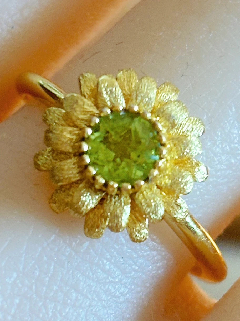 

Tsavorite Saffir gemstone ring 925 silver ring daisy shaped