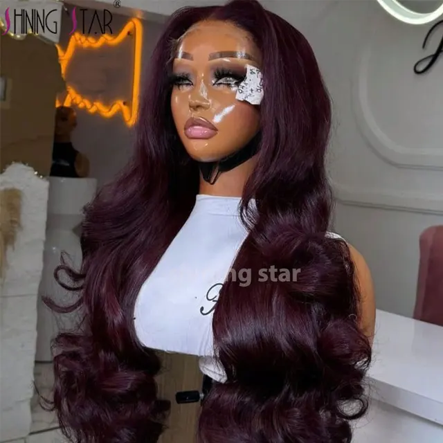 Perruque Lace Frontal 13x4 « Wear and Go » sans colle, cheveux naturels, texture ondulée (Body Wave), couleur bordeaux ; perruque Lace Closure 13x6 sans colle, prête à porter.