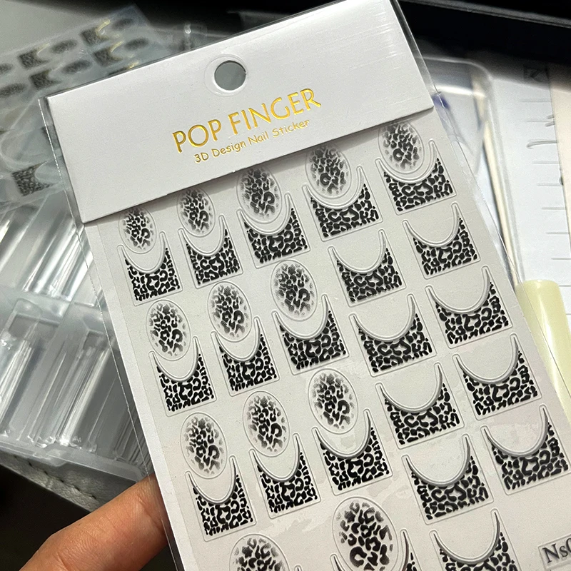 1pcs Sexy Leopard Nail Art Self-adhesive Stickers Decals Animal Fashion Nail Accessories Gradient Line Nail Stickers Decal