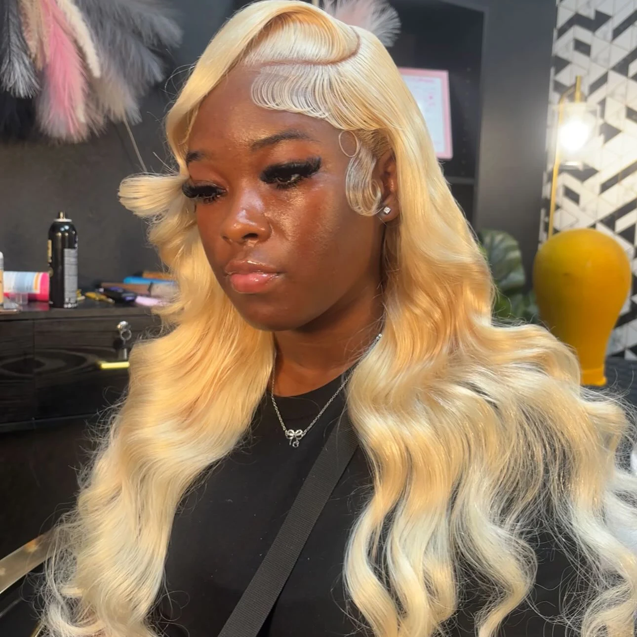 

Парик из натуральных волос 613 Body Wave, 13x6 HD Lace Frontal, 40 дюймов, светлый, 200% плотность, предварительно выщипанный, бразильский, с кружевной передней частью