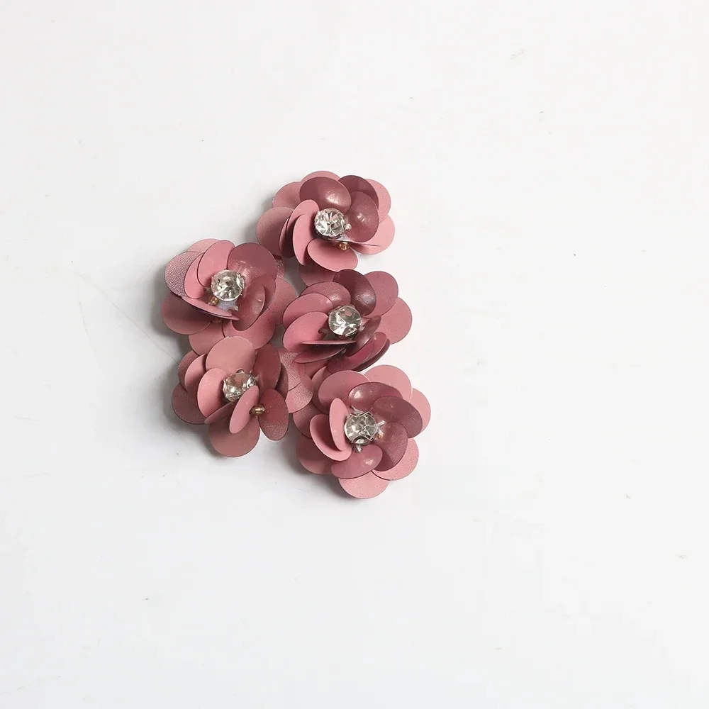 3D Rose kwiaty zroszony ręcznie aplikacja kwiat szycia cekiny naszywana aplikacja łatki na odzież sukienka do dekoracji odzieży — zdjęcie 2