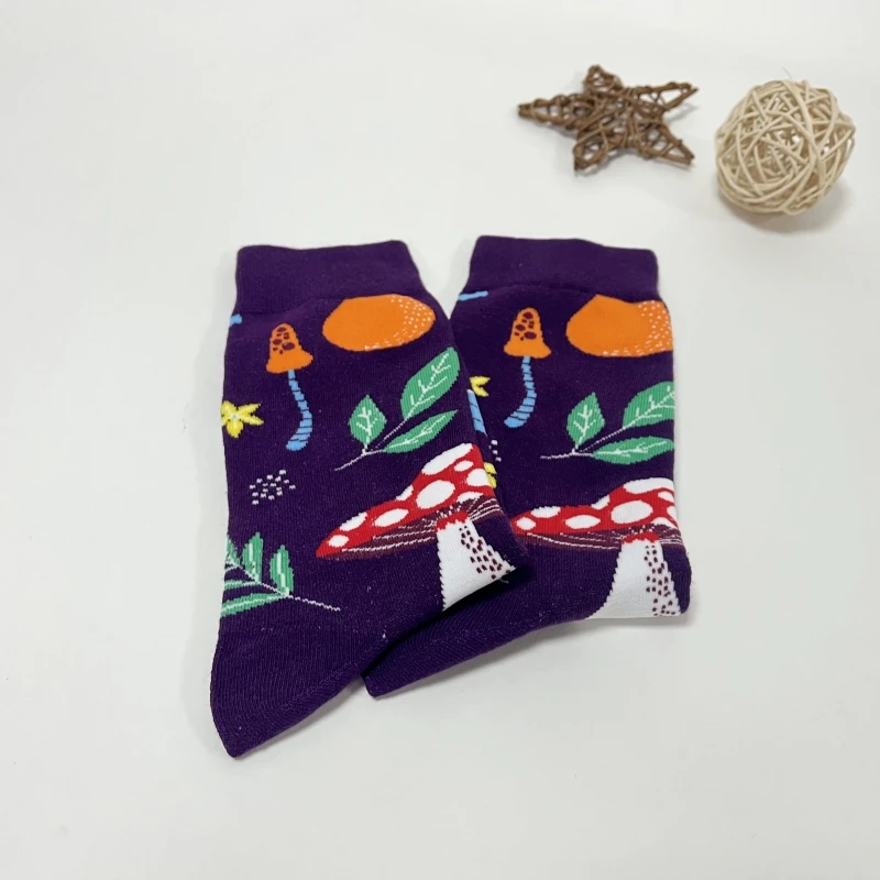 1 Pair Purple Mushroom Pattern Oil Painting Style Fashion Trend Women\'s Mid-Calf Socks