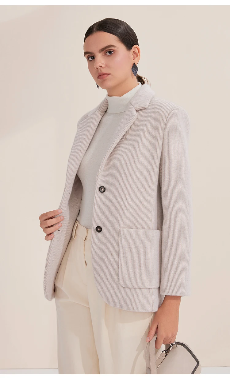 BY4521228 Damen Blazer aus weicher Wolle mit Strickstruktur, Reverskragen, Knopfleiste und Taschendetail, Winter, Büro, Freizeit – Detail 9