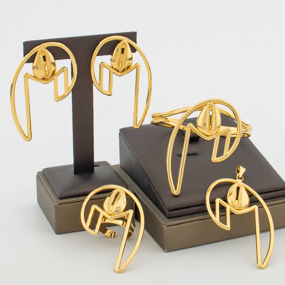 YM Neue 18 Karat Gold Farbe Ohrringe und Armreif Ring Set für Braut elegante Damen Clip Ohrringe Anhänger für Halskette Schmuck Accessoires 4
