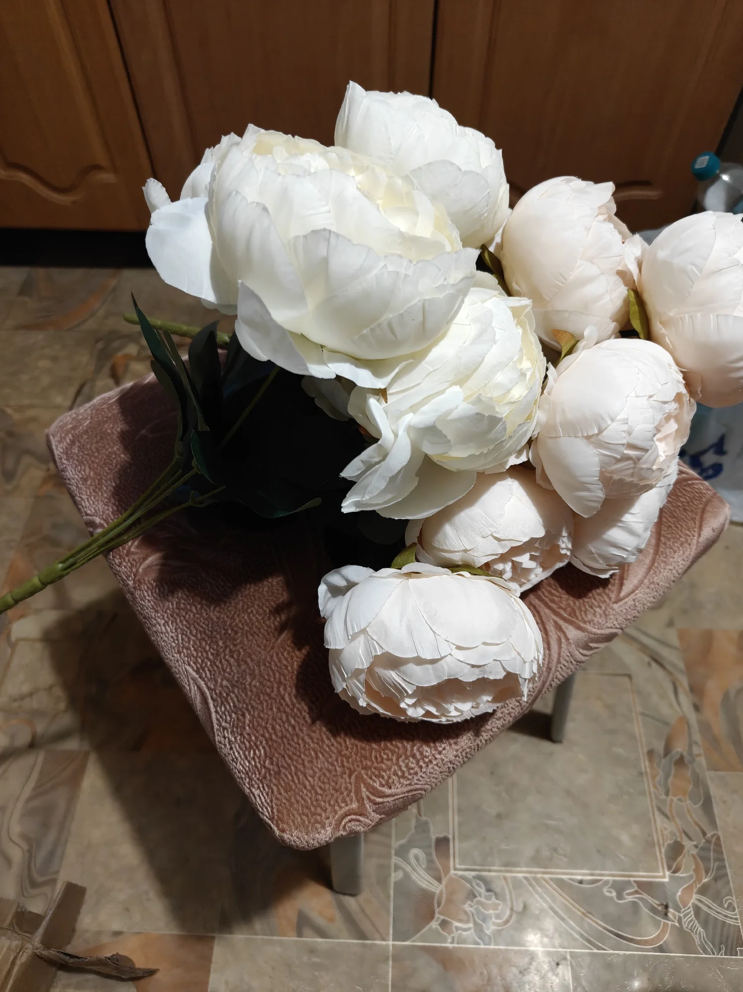 10Heads Silke Penoy Artificial Flower White Big Bud Bridal Bouquet Fake Penoy Living Room Desktop Flower Decoration Wedding photo review