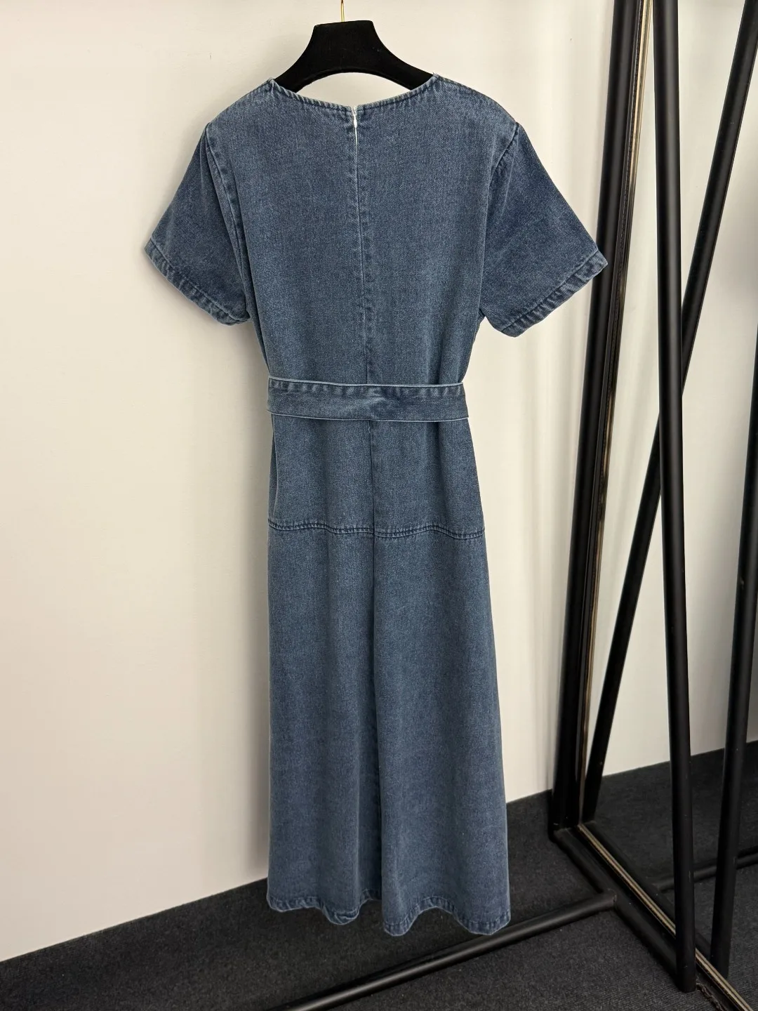 

2025 Autumn New Style Strappy Belled Waist Denim Short-Sleeved Dress 5D15