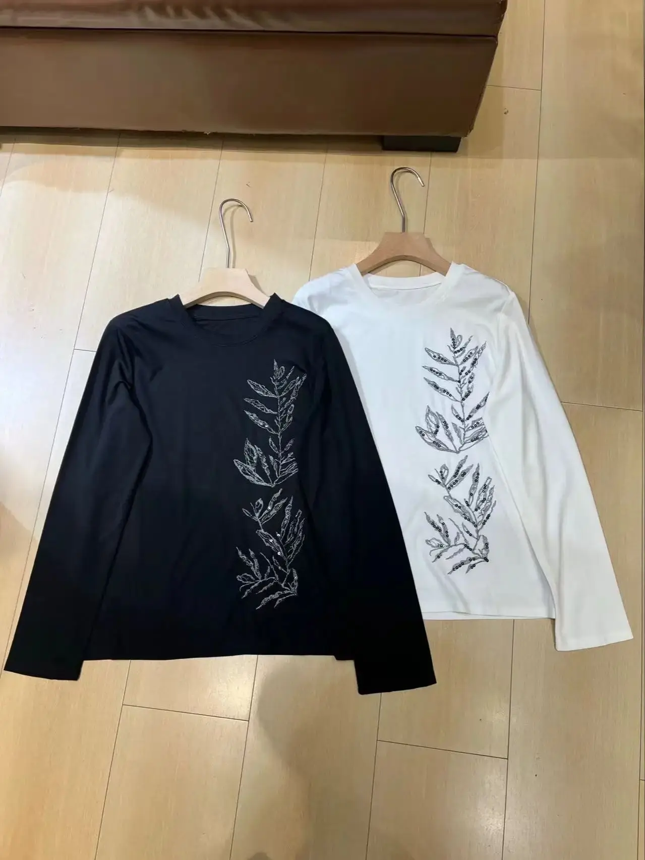 

Early spring women's round neck long sleeves with decorative embroidery