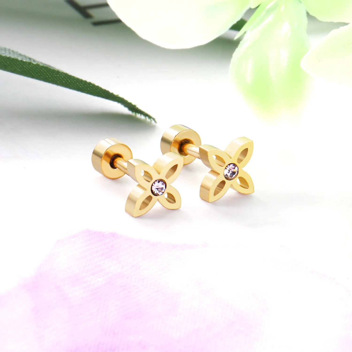 LUXUKISSKIDS Cute Four-leaf Clover Rhinestone Stud Earrings for Child/Girls Fashion Stainless Steel Gold Plated Earrings Jewelry