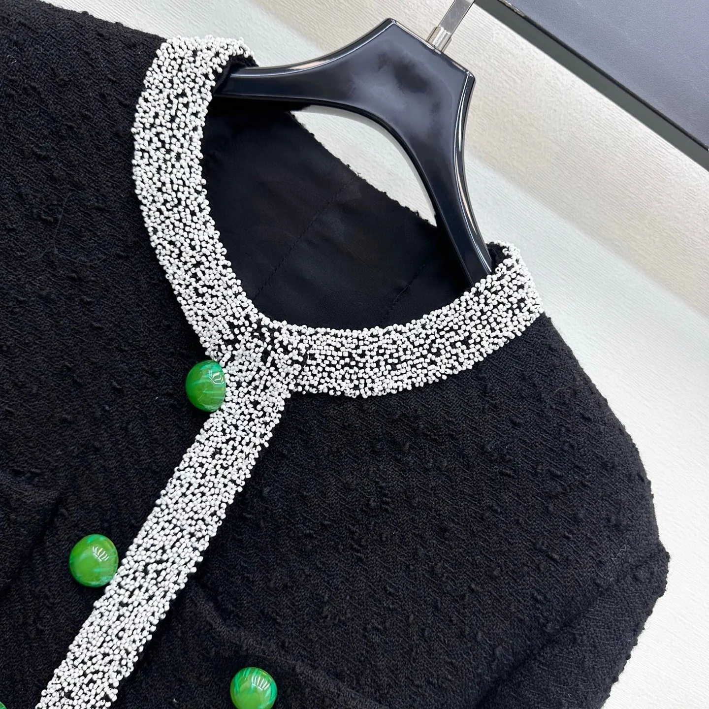 2026 Women Tweed Jacket Wool Blend Fabric Contrast Binding Trim Embellished With Emerald Green Buttons Outerwear