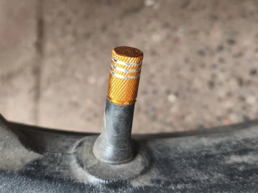 Knurling Style Car Tire Valve Stems Cap  4Pcs