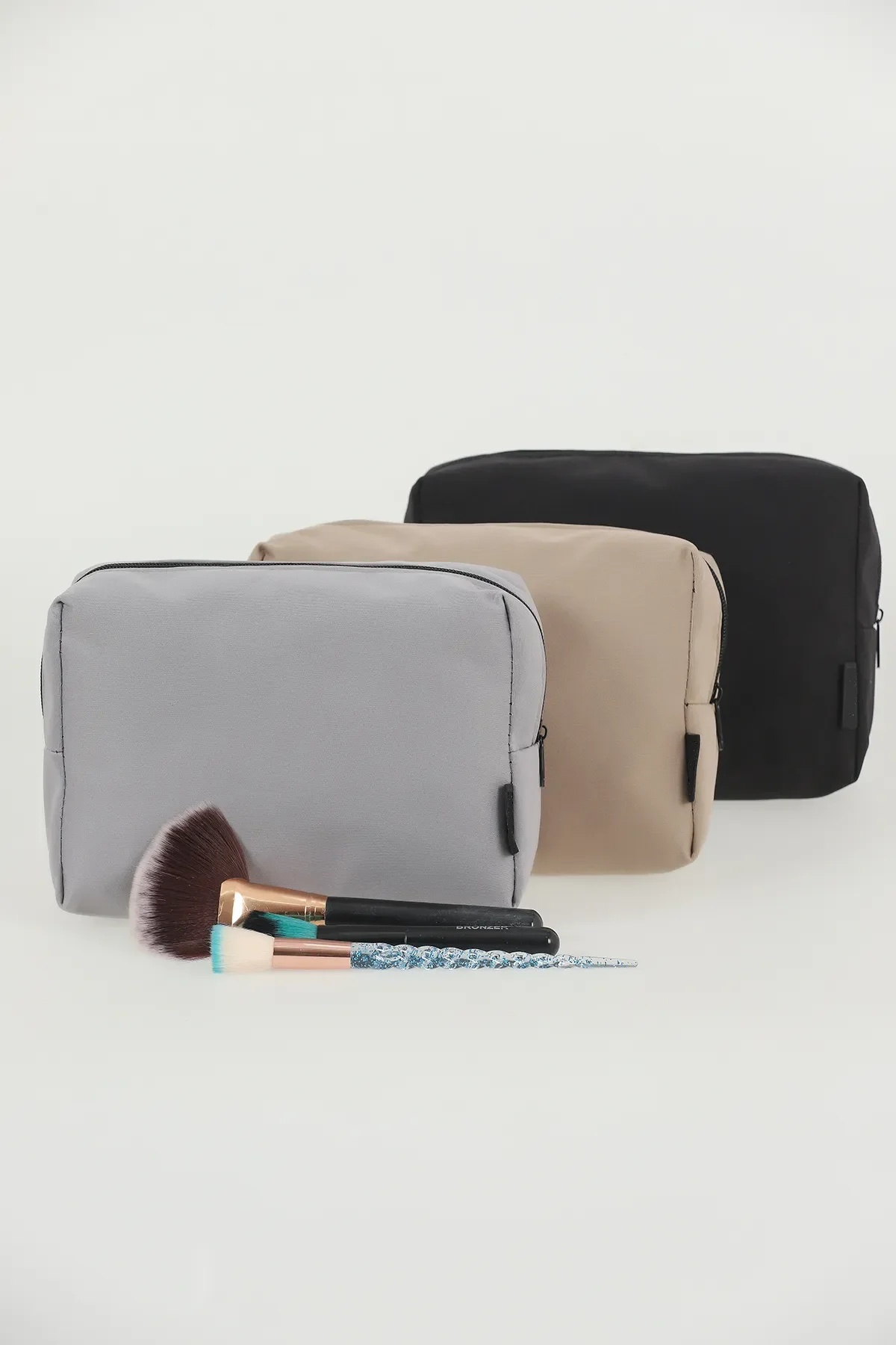 

Black/mink/grey 3-piece Makeup Bag Set LENGTH: 15 cm DEPTH: 21 cm WIDTH: 9 cm