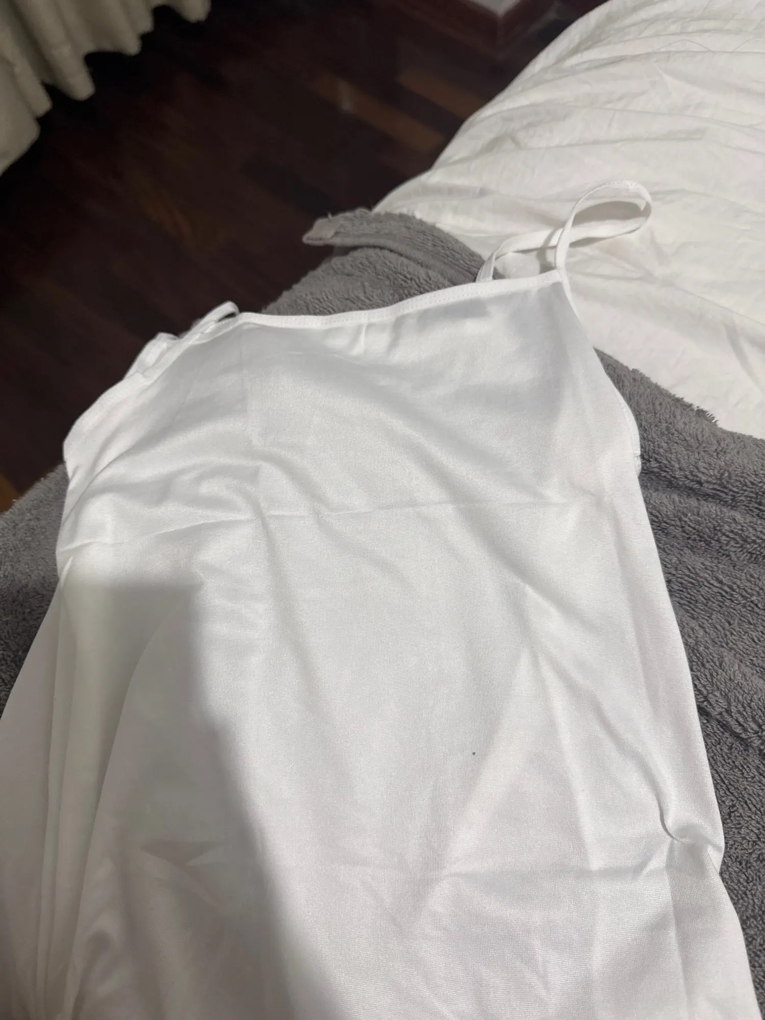 Women Solid Color Cotton Camisoles Summer Girl Sexy Sleeveless T-Shirt Thin Camisole Tank Top Simple White Black Slim Crop Top photo review