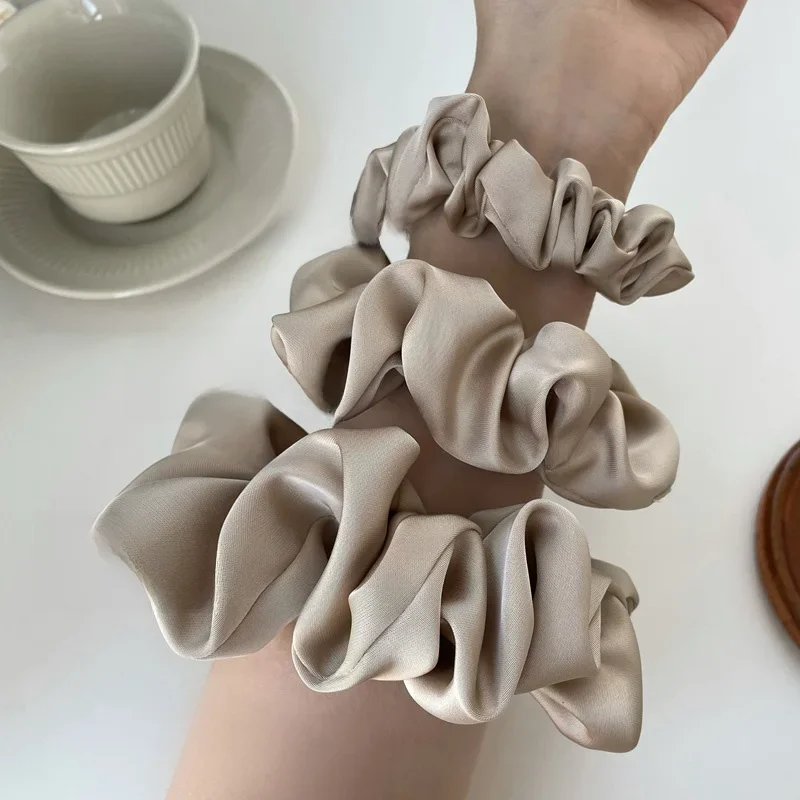 Oversize Satin Scrunchies Elastyczne gumki do włosów Kobiety Dziewczyny Duże jedwabne opaski do włosów Kucyk Gumki do włosów Akcesoria do włosów — zdjęcie 2