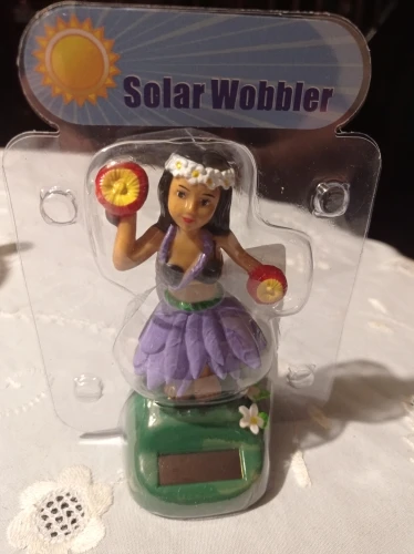 Girl Dashboard Doll Girl Dashboard Hawaii Dancing Girl Car Dashboard Decorations Solar Dancing Figure Toy photo review