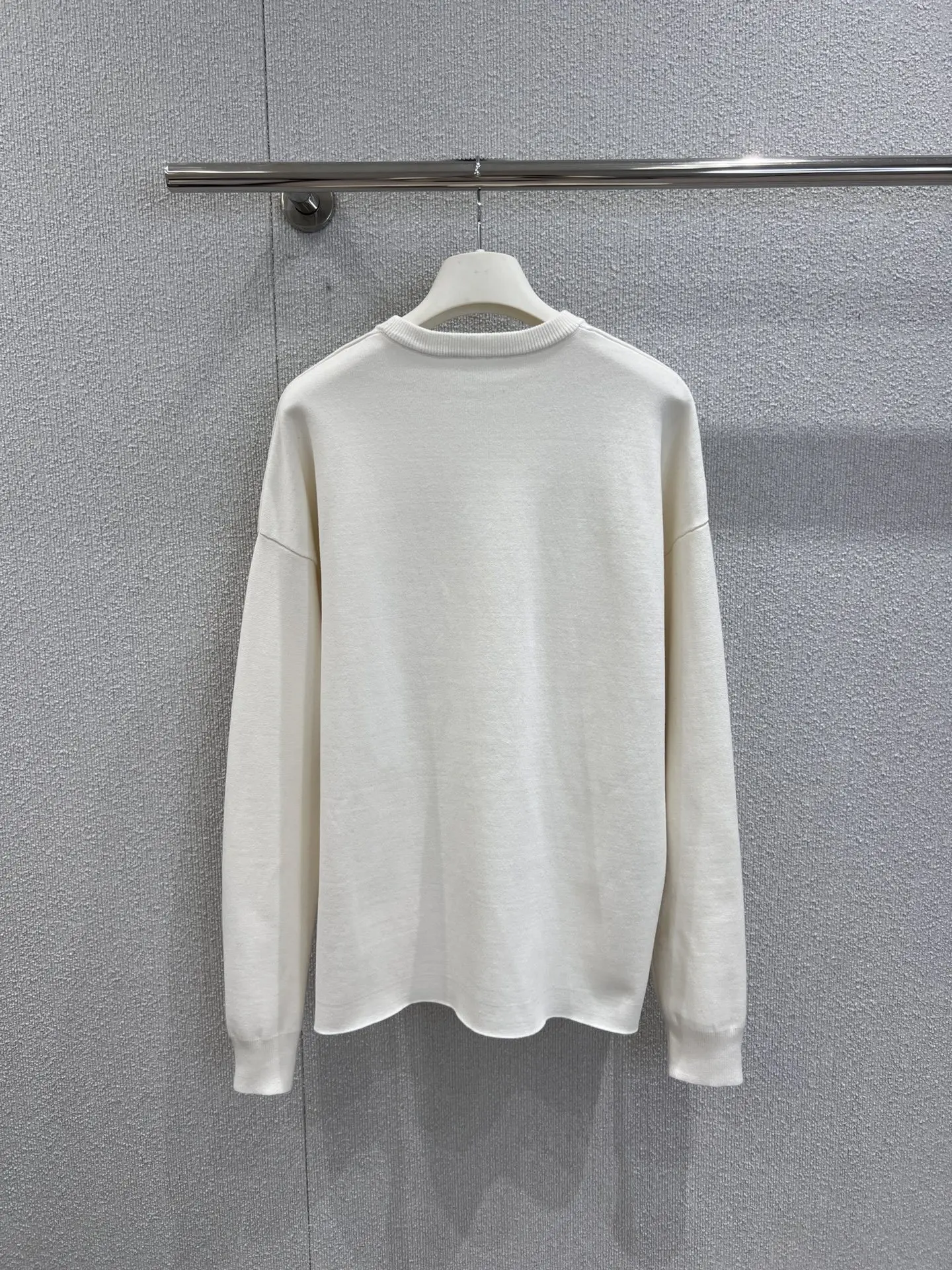 

2025 Spring and Autumn New Women's Clothing Solid Color Exquisite Fashion Versatile High Quality Top HL09