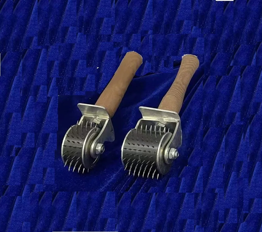 

spike roller for conveyor belt. repair your conveyor belt