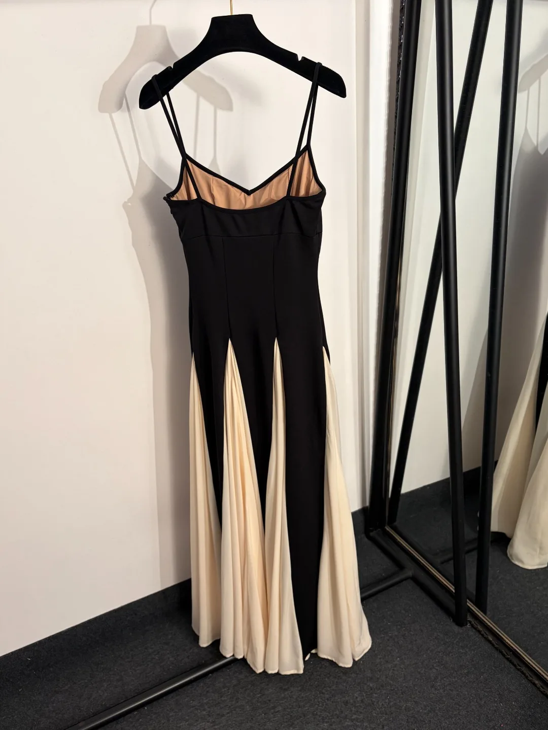 

2026 Women's Summer New Draped Color Block Cami Dress ZX185158