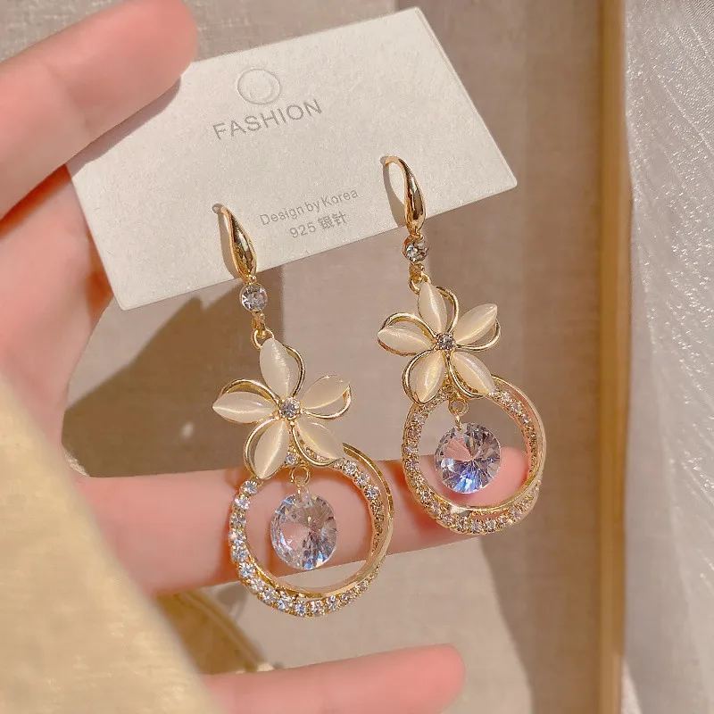 Vergoldete Kristallblatt-Quasten-Tropfenohrringe für Frauen, glänzende Zirkon-Blume, baumelnde Ohrringe, Hochzeit, Schmuck, Geschenk, Y2k – Detail 22