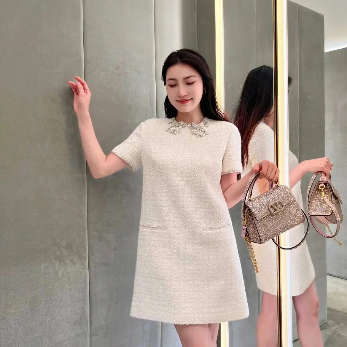 

Elegant Beads Decorated Short Sleeve Mini Dress