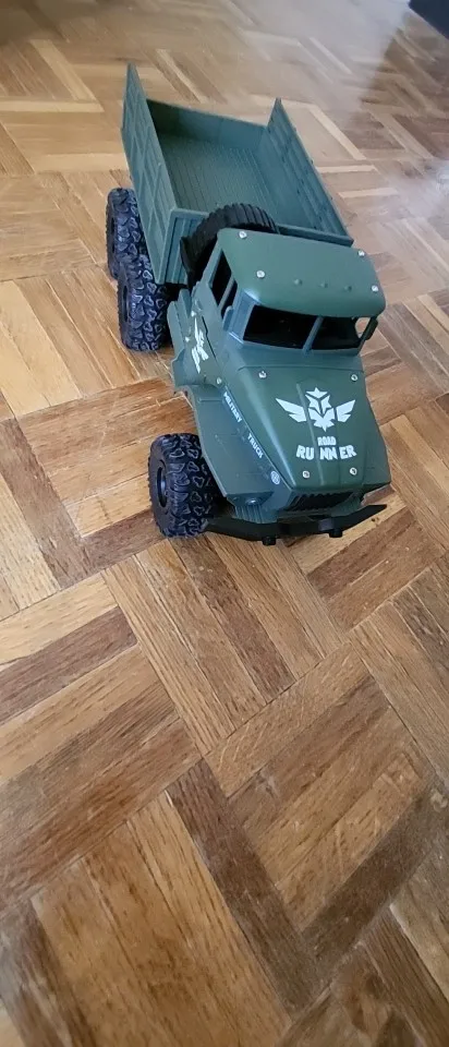 ZWN 1:16 2.4G Aluminum Alloy Six Wheel Military RC Truck with Lights Outdoor Remote Control Cars Toys Gift for Children. photo review
