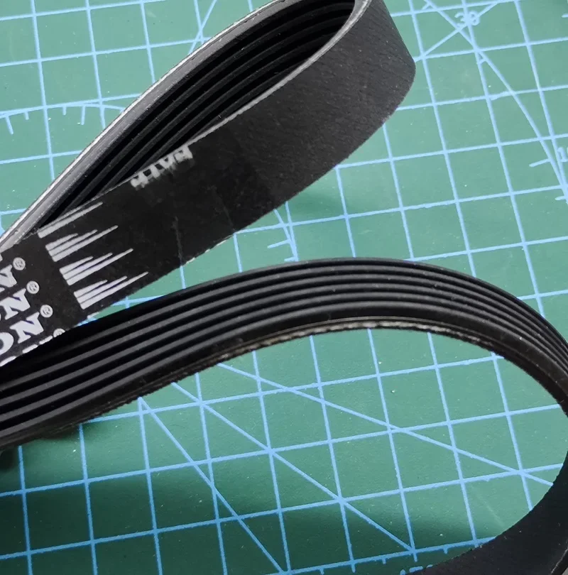 300J 320J 330J 340J 310J PJ787 Geribbelde riem Aandrijfriem voor Schaafmachine Loopband