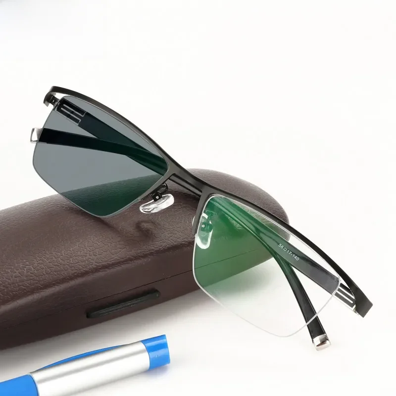 Nowy projekt fotochromowe okulary do czytania mężczyźni pół oprawki stop tytanu okulary do starczowzroczności okulary przeciwsłoneczne przebarwienia z dioptriami — zdjęcie 2