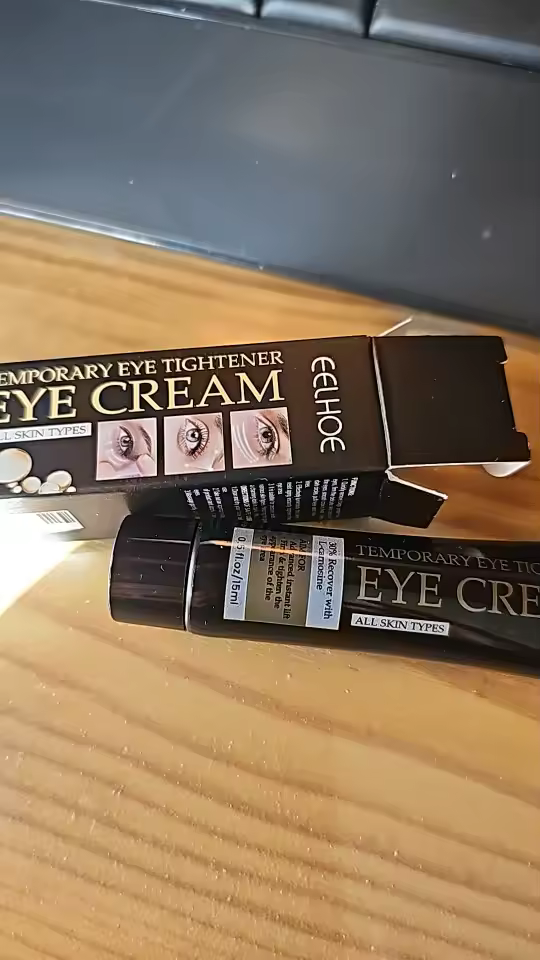 Clientă EyeFresh™