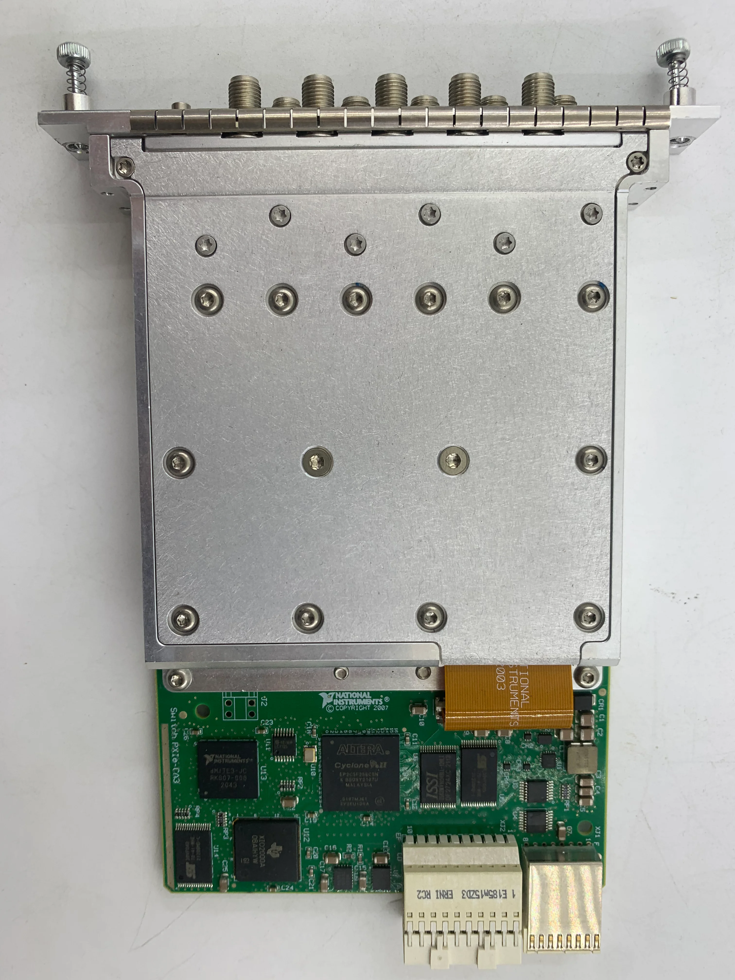 NI PXIe-2543 6.6 GHz Dual 4 × 1 Terminated Solid State Multiplexer (Dual SP4T)