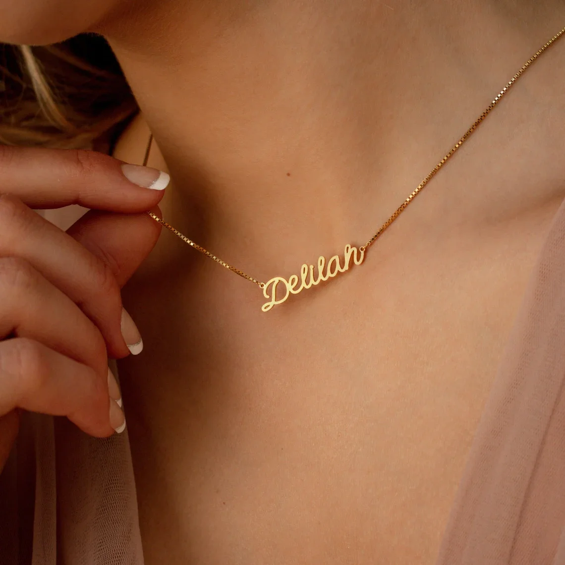 Collar con nombre personalizado para mujer, cualquier fuente con caja, cadena con placa de identificación dorada, mejor amigo, regalo de cumpleaños