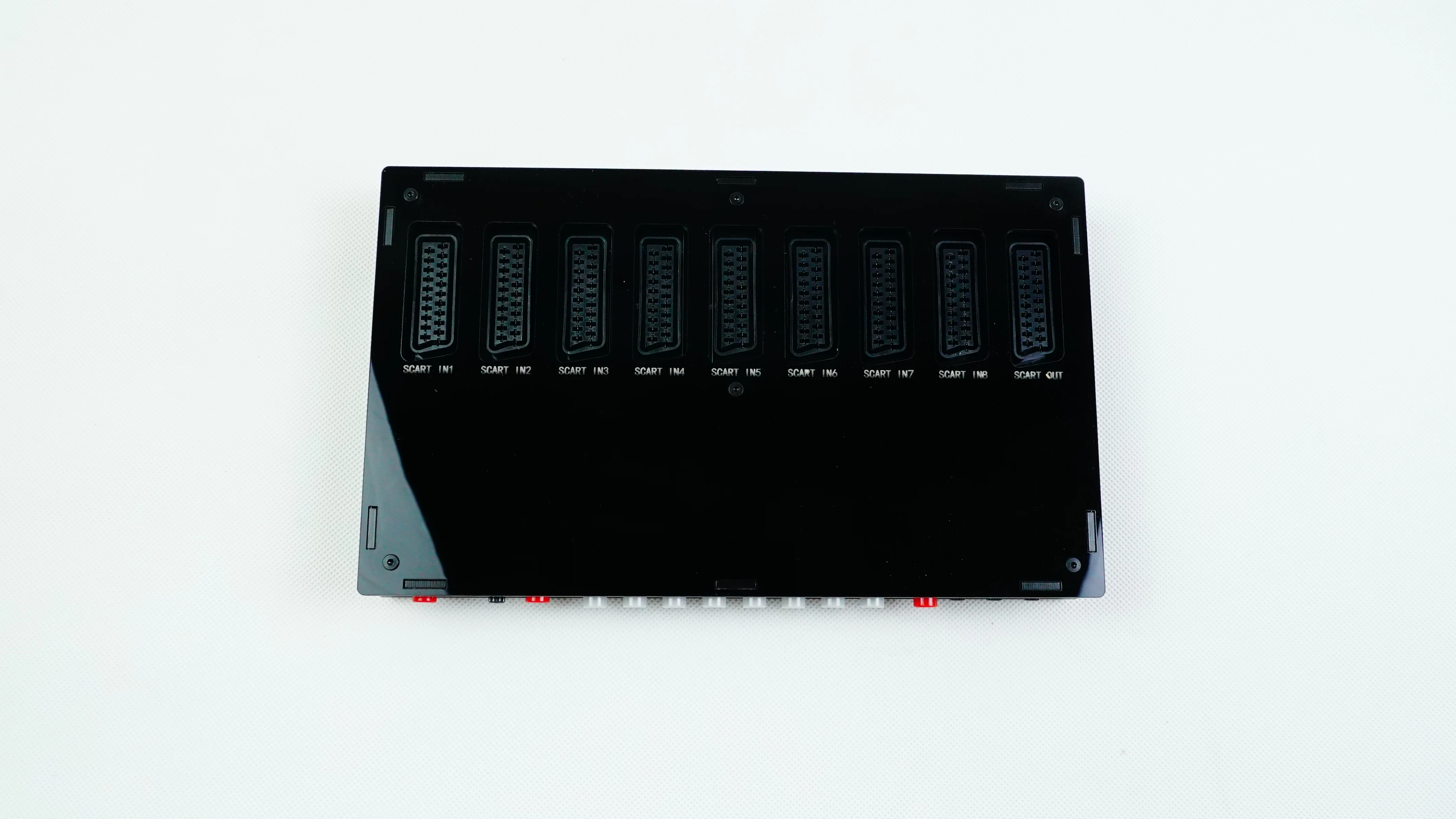 SCART European Standard 8-Input 1/2-Output Splitter, Signal Pass-Through Without Attenuation, Video Game Console Accessories