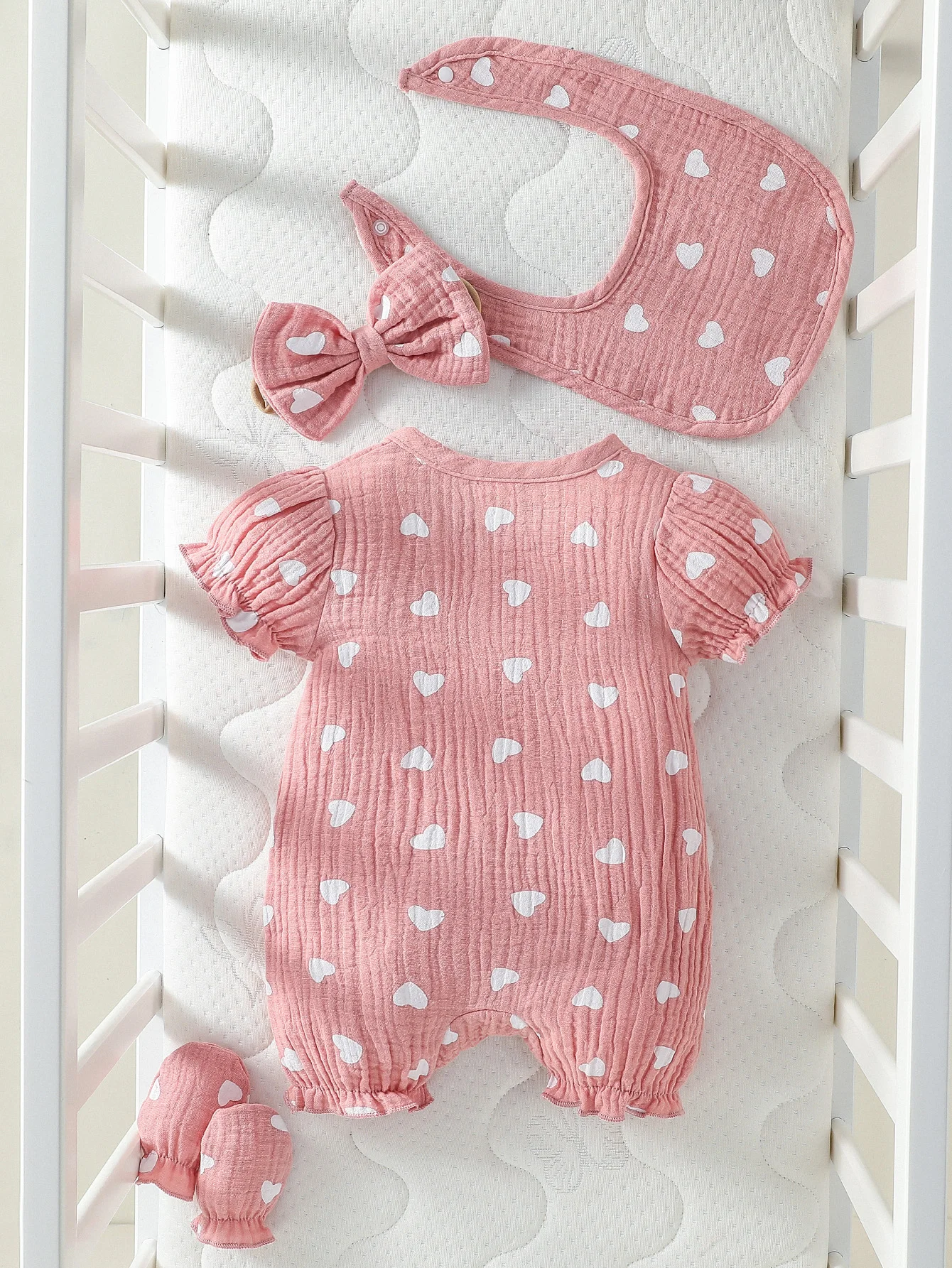 Newborn 4PCS Baby girl Pink Cotton summer simple and cute heart print Casual Fashion jumpsuits  +Headband+Bib+Gloves