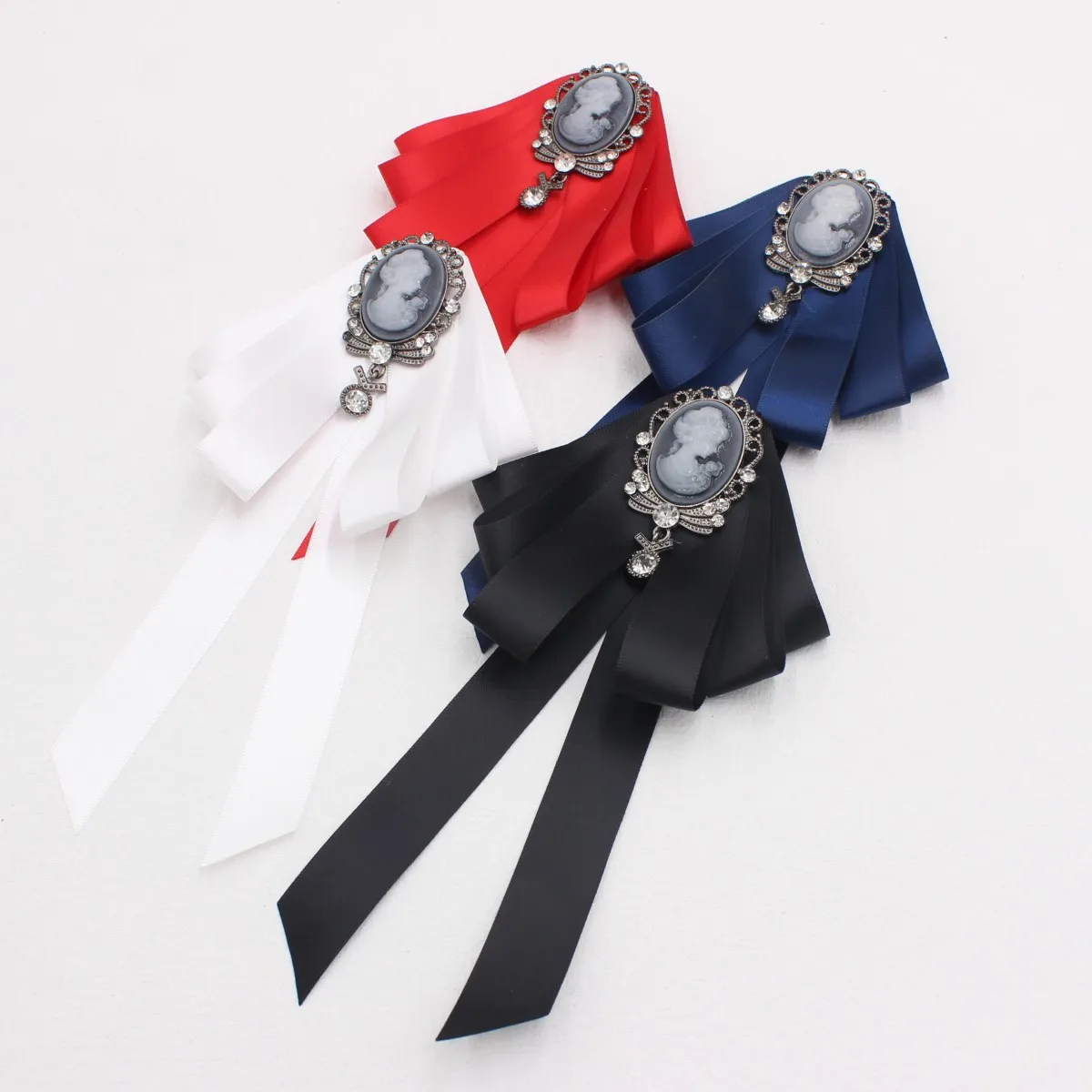 韓国リボン蝶ネクタイブローチ女性カレッジスタイルシャツ襟ピンファッションクリスタル蝶結びブローチ制服アクセサリー