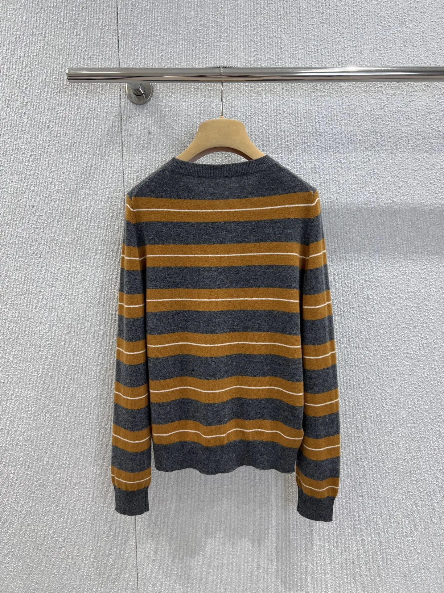 

25 early autumn new women's casual striped cashmere long sleeved knitted cardigan sweater sweater jacket top