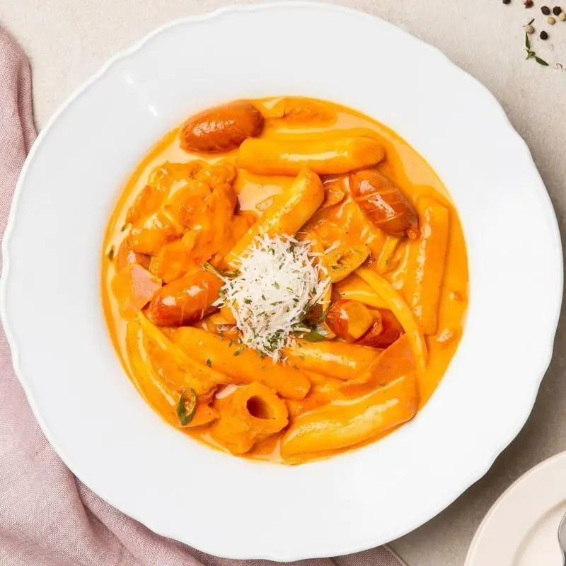 ▶[Spicy taste] 2 portions of Rosee Tteokbokki with friends [with Erotic soup with plenty of fish cake]