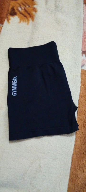 Foto de una compradora con Short Sculpt