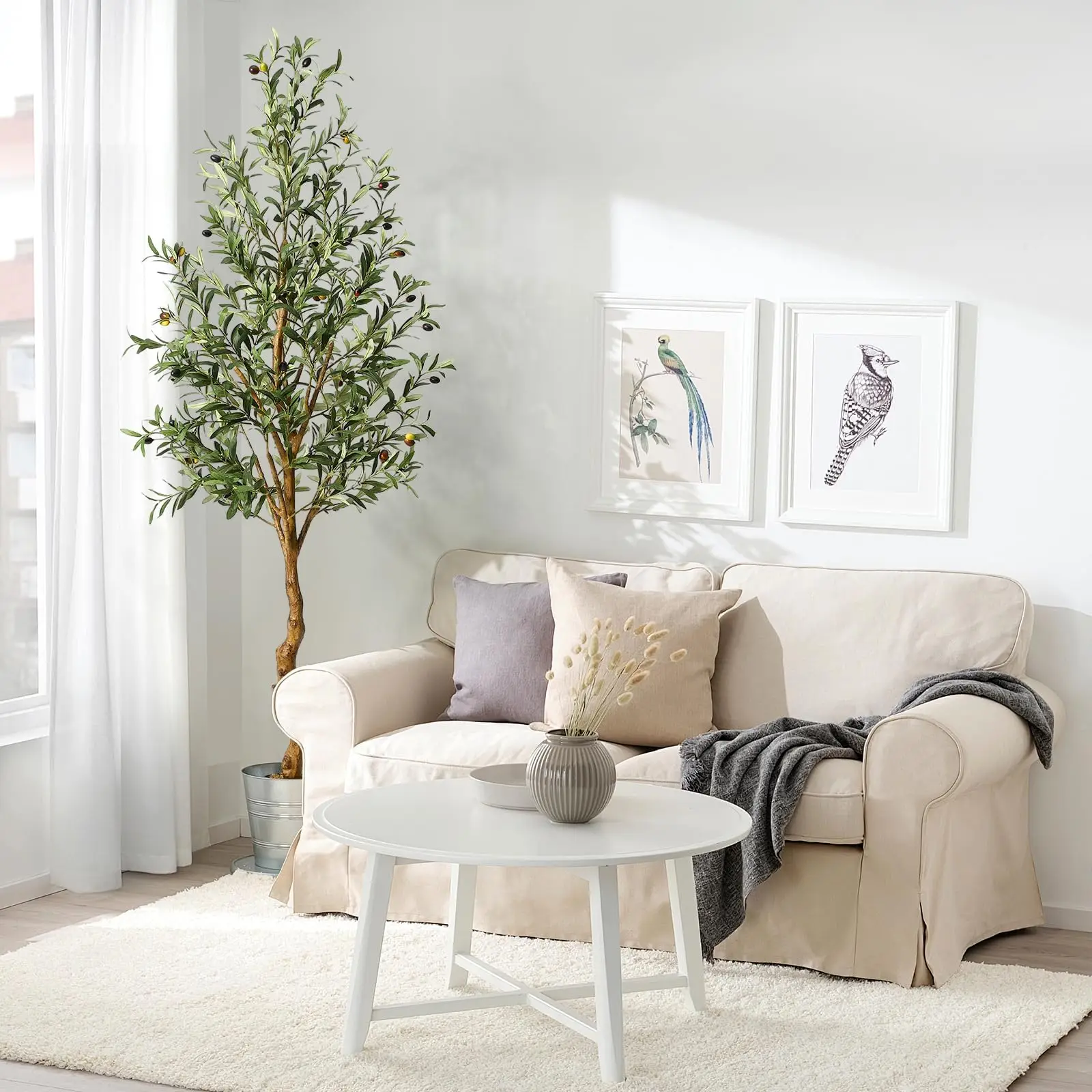 Albero di olivo artificiale in vaso – grande pianta decorativa per soggiorno, camera da letto e ufficio – elemento di arredo moderno o regalo per inaugurare una nuova casa.