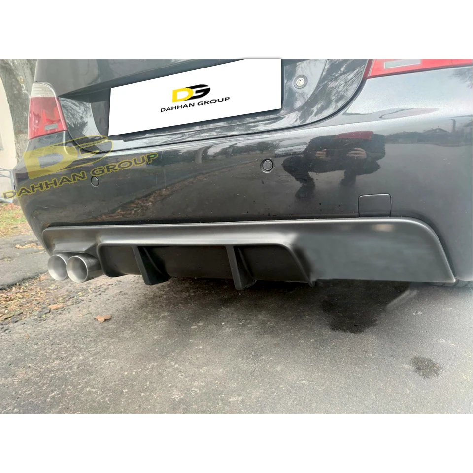 B.w 5 seri E60 Vorsteiner gaya Diffuser belakang Spoiler Splitter kiri knalpot ganda output Gloss plastik hitam M5 Kit