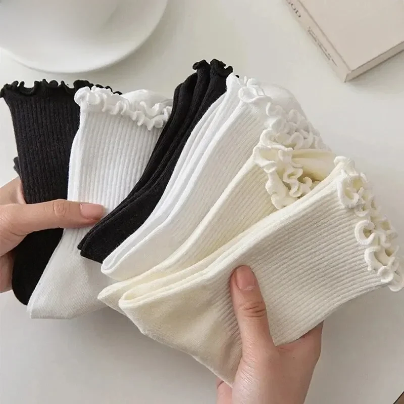 Chaussettes Courtes Respirantes pour Femme, Tube Moyen à Volants, Ensemble Noir et Blanc, Printemps et Automne, Lot de 5 /10 Paires